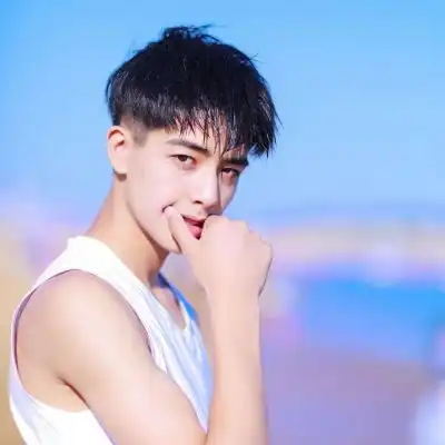 宋威龙父母得多爱逃学威龙呀
