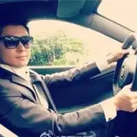 高富帅开车头像微信头像图片大全
